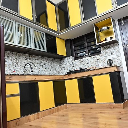 Elamkulam Penthouse - 3Bhk Ac With Kitchen - Kochi Lejlighed Chottanikara Eksteriør billede