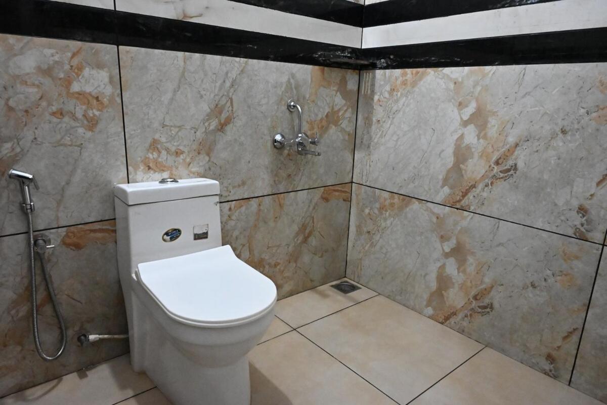 Elamkulam Penthouse - 3Bhk Ac With Kitchen - Kochi Lejlighed Chottanikara Eksteriør billede