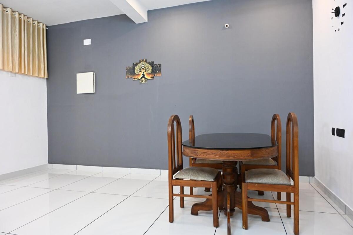 Elamkulam Penthouse - 3Bhk Ac With Kitchen - Kochi Lejlighed Chottanikara Eksteriør billede
